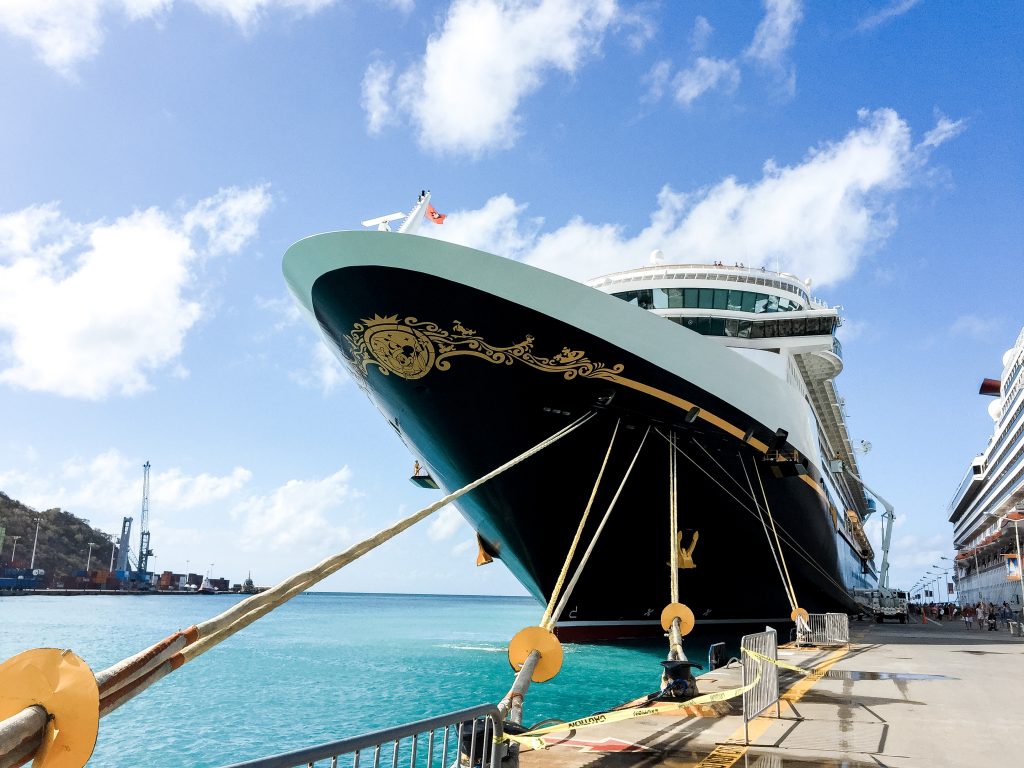 Disney Cruise Line | Orlando travel blogger, Amber Likes is sharing how to use a Disney travel agent while planning a Disney vacation! It's FREE! 