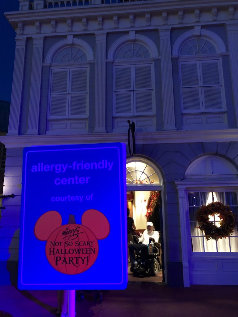 Are you heading to Disney around Halloween? Check out as Orlando travel blogger, Amber Likes shares a look at Disney's Not So Scary Halloween party!